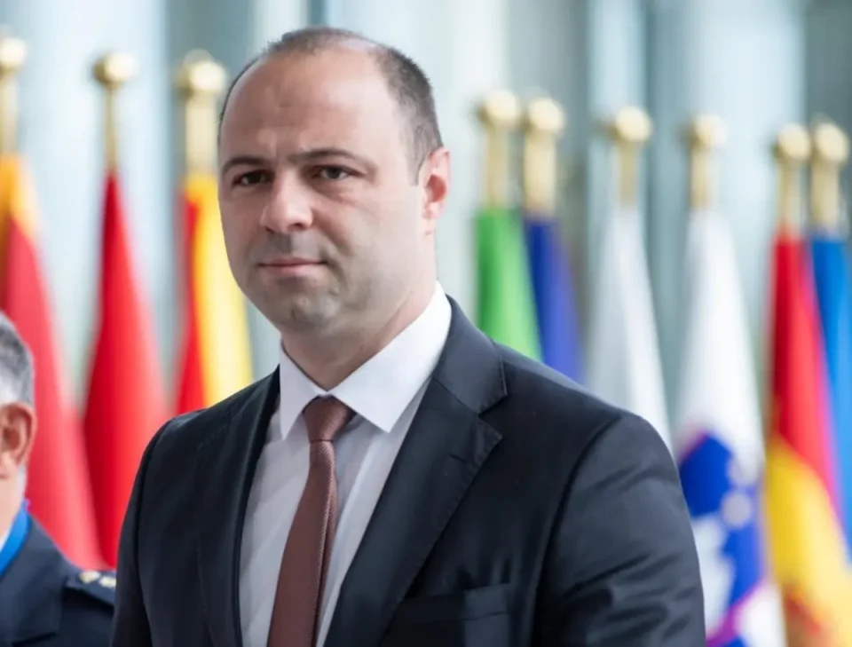 МИСАЈЛОВСКИ НА САМИТ ЗА ВИ ВО ОБЛАСТА НА ОДБРАНАТА: Фокус на употребата на технологијата во воени цели