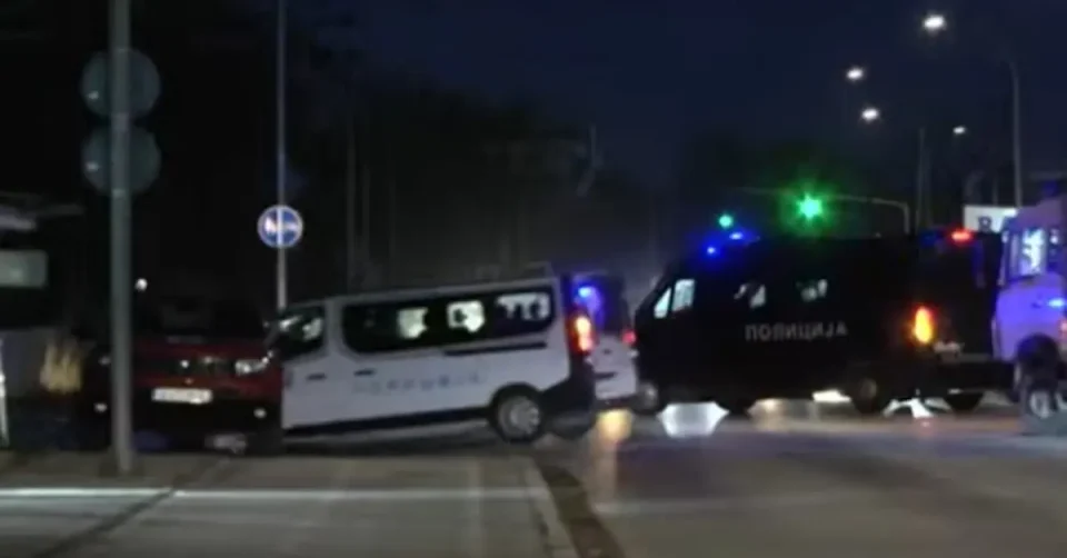 (ВИДЕО) ГОЛЕМА ПОЛИЦИСКА АКЦИЈА ЗА МАРИХУАНА ВО ОХИС: Полицијата со камиони и специјалци ја блокираше фабриката