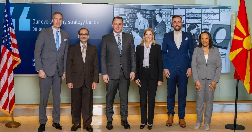 (ФОТО) АНДОНОВСКИ ВО ПОСЕТА НА САД: Средби со технолошки лидери, разговарано за теми од клучно значење за развојот на безбедна дигитална инфраструктура