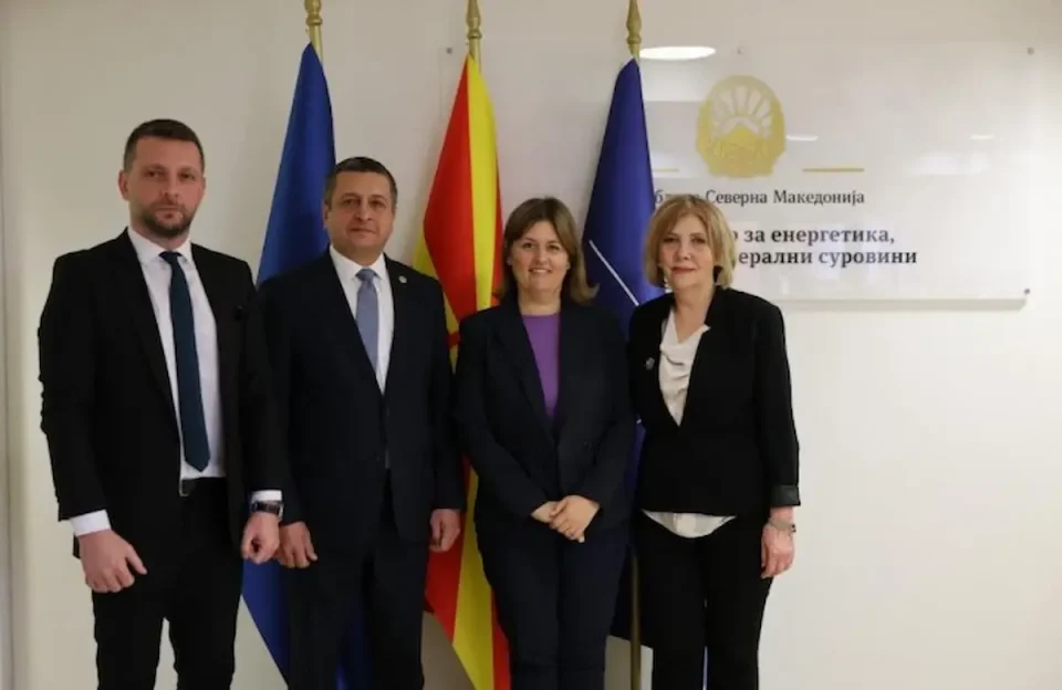 РАБОТНИ СРЕДБИ СО ДИПЛОМАТИ: Божиновска разговараше за енергетски и рударски проекти