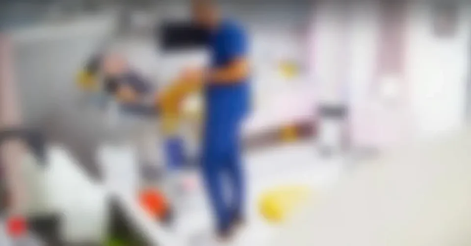 СКАНДАЛ ВО БУГАРИЈА: Снимки од депилации и од гинеколошки прегледи завршиле на порно-сајтови!