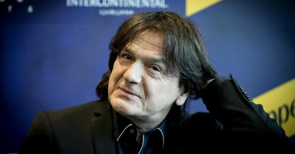 ФРЛЕНА БОМБА ВРЗ КУЌАТА НА ЗДРАВКО ЧОЛИЌ ВО БЕЛГРАД: Нема повредени, но е причинета материјална штета