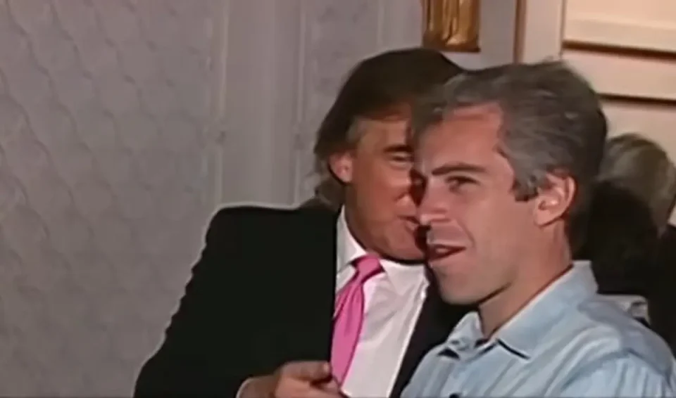 ДОКУМЕНТИТЕ ЗА ЕПШТАЈН ВО ФОКУС: Трамп вели дека нема ништо против него во повеќе од 3,5 милиони страници