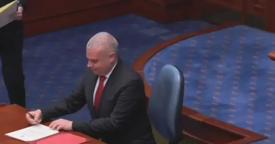 СО 63 ГЛАСА „ЗА“: Гоце Наумовски избран за уставен судија