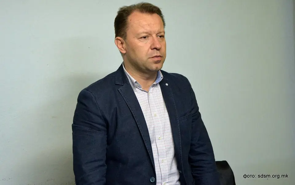 ДОДЕКА БИЛ ДИРЕКТОР НА ВЛАДИНАТА СЛУЖБА ПЕЦЕ МИРЧЕВСКИ ДОБИЛ ВОЗИЛО ОД ФИРМА ШТО ДОБИЛА ТЕНДЕР: Од ВМРО-ДПМНЕ велат дека ревизорскиот извештај ја потврдил аздисаноста на СДСМ