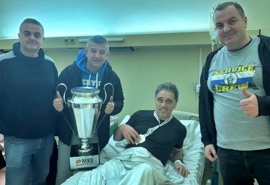 МЗТ СКОПЈЕ ПОВТОРНО ПОКАЖА ГОЛЕМИНА: Пехарот од Купот однесен во болница кај еден од најверните навивачи