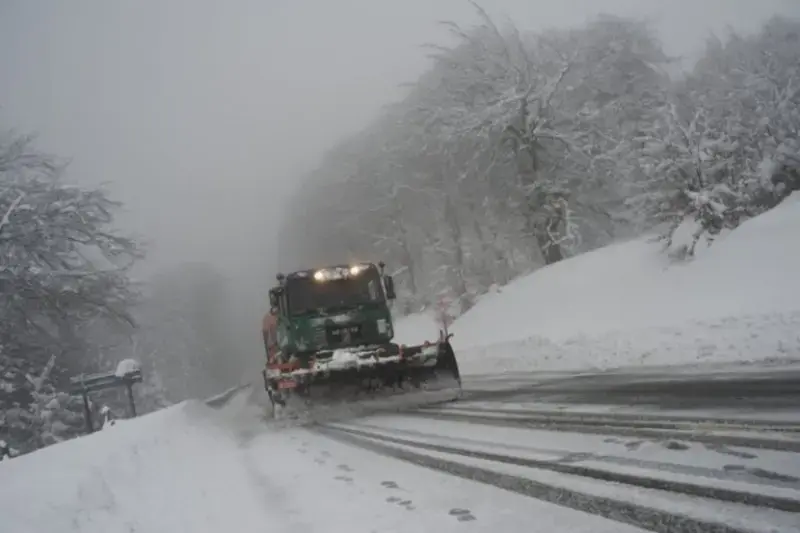 Укината забраната за сообраќај на камиони на патот Гостивар – Стража – Кичево