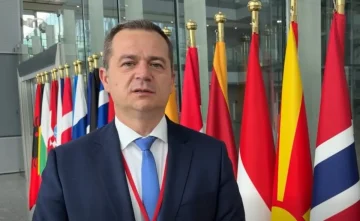 повеќепартиска делегација престојува