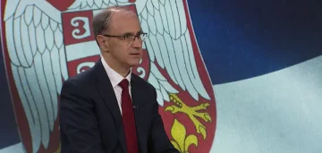 Српскиот премиер Ѓуро Мацут размислува за реконструкција на владата на Србија бидејќи не е задоволен од работата на дел од министрите