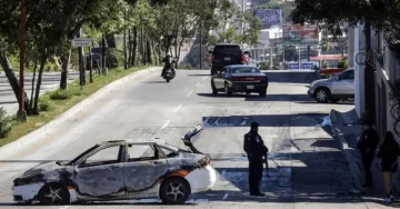 најмалку 74 лица загинаа