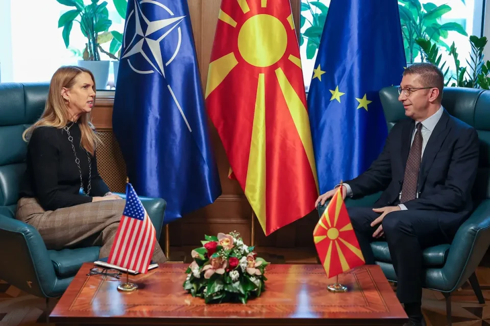 Мицкоски – Варнс: Заедничка заложба за натамошно јакнење на односите меѓу Македонија и САД