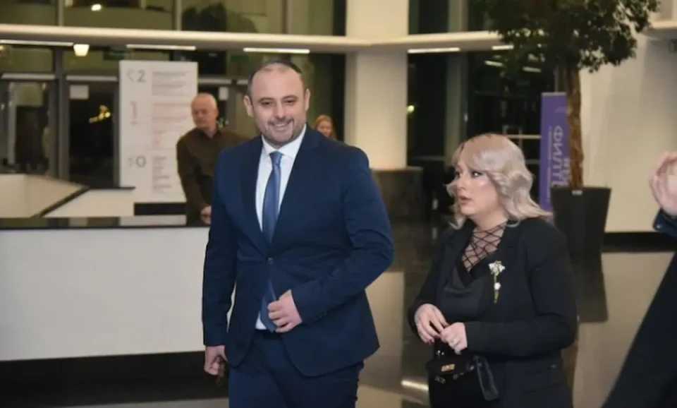 ЧАНТА ОД 944 ДЕНАРИ НАМЕСТО 30.000 ДОЛАРИ: Сопругата на градоначалникот ги демантира обвинувањата