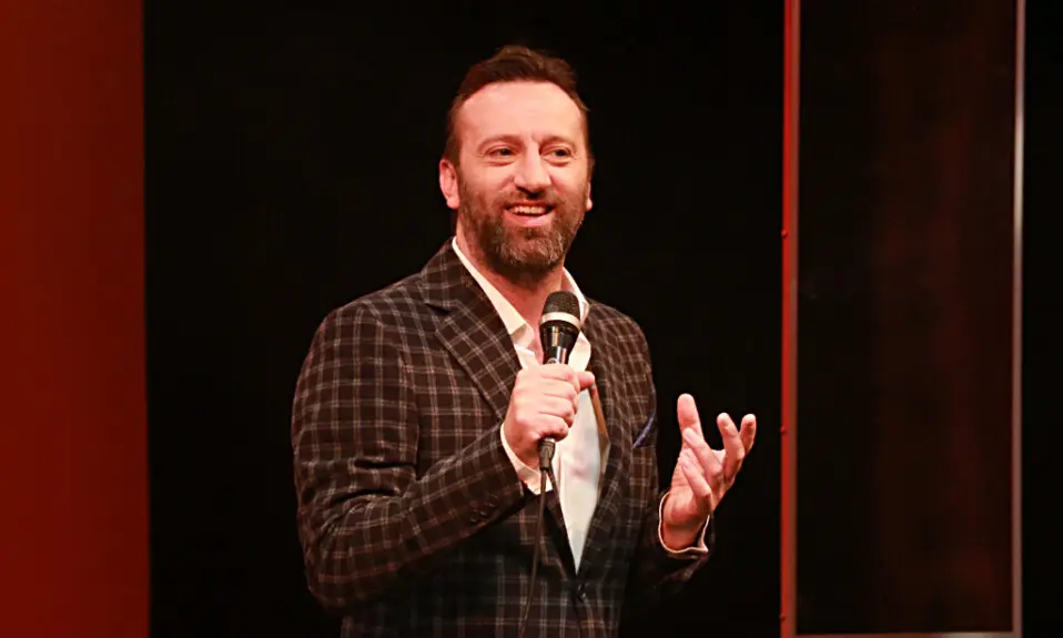 (ВИДЕО) ПАНИКА КАЈ ГЛЕДАЧИТЕ ВО МНТ ПО ЗЕМЈОТРЕСОТ: Сашко Коцев ги насмеа оние кои сакаа да заминат