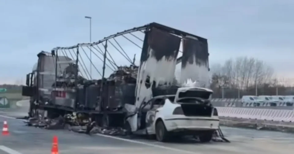 МВР СО ДЕТАЛИ ЗА СООБРАЌАЈКАТА КАЈ ХИПОДРОМ: 25-годишник е тешко повреден, двете возила целосно изгореле