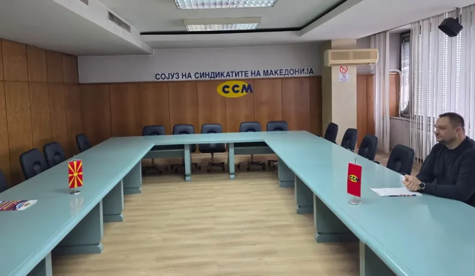 Влада: Не знаеме кого Трендафилов чекал во празна сала, средбата помеѓу премиерот Мицкоски и претставниците на УПОЗ е закажана за во четврток