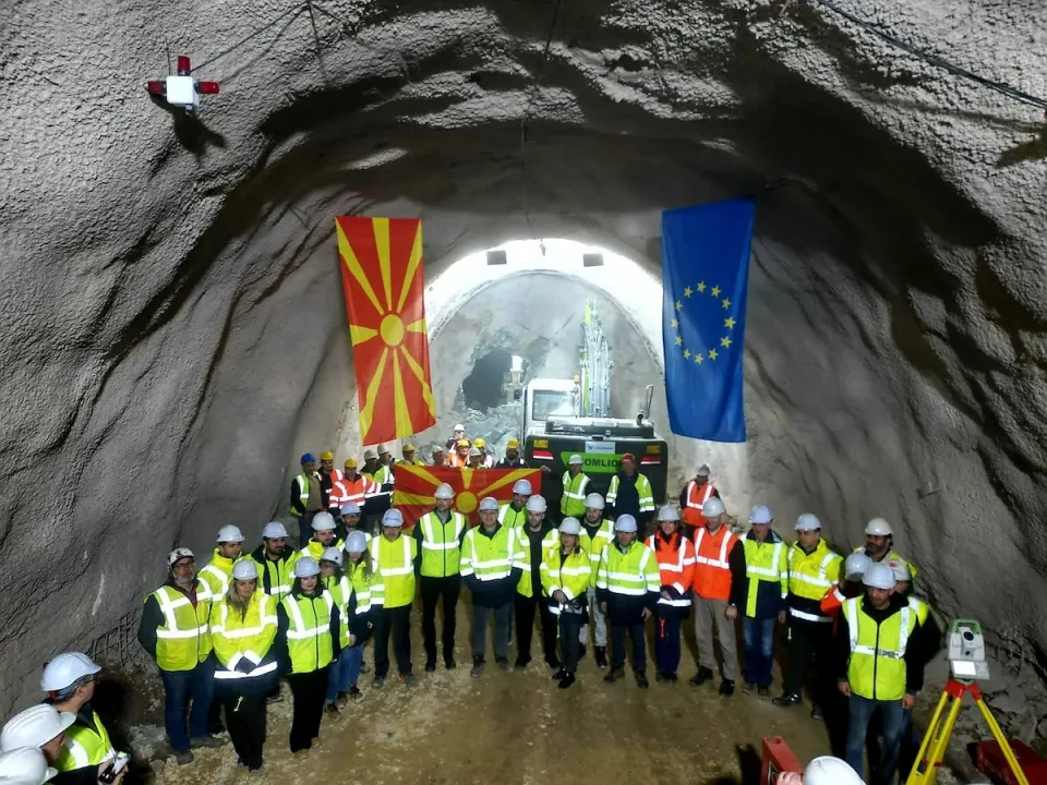 (ФОТО) Ивановски: Пробиен последниот тунел од вкупно 15-те во изградбата на пругата Бељаковце – Крива Паланка