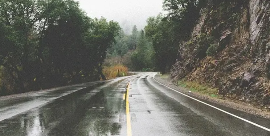 Забраната за камиони и автобуси на Шипковица–Попова Шапка сè уште важи