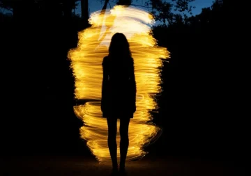 Биолошка светлина: Човечкото тело како природен емитер на фотони