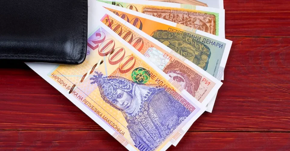 ПРОСЕЧНАТА ПЛАТА ПОРАСНАЛА ЗА 8,3%: Администрација, трговија и индустрија со најголем раст