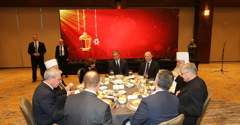 Владата организира ифтарска вечера: Момент на заедништво, почит и духовна поврзаност