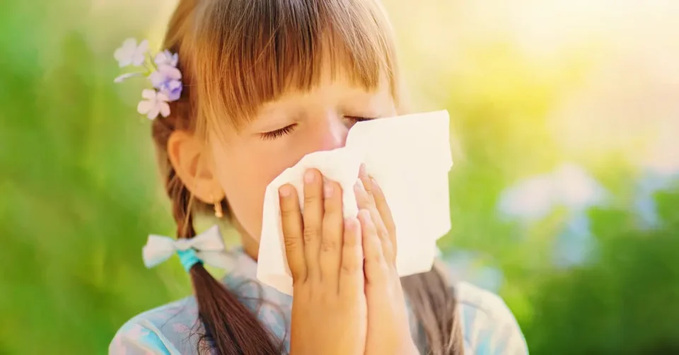 АЛЕРГИЈА ИЛИ НАСТИНКА: Како да ги препознаете пролетните симптоми кај децата