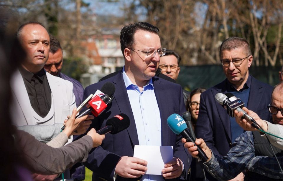 Николоски: Решението за транспортерите се движи во насока на издавање долгорочни работни визи