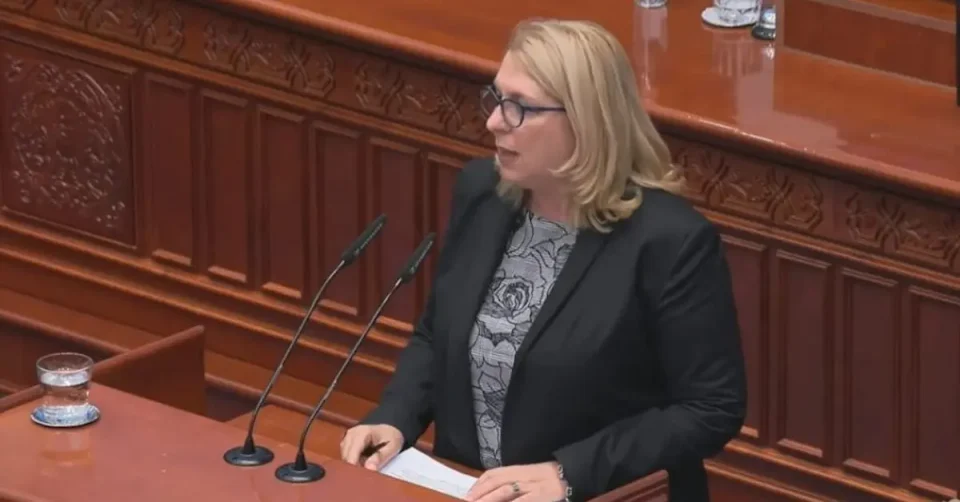 Николова до Јаневска: Системот за унапредување на наставниците е административен лавиринт за партиски подобните