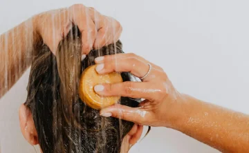 што се случува кога косата