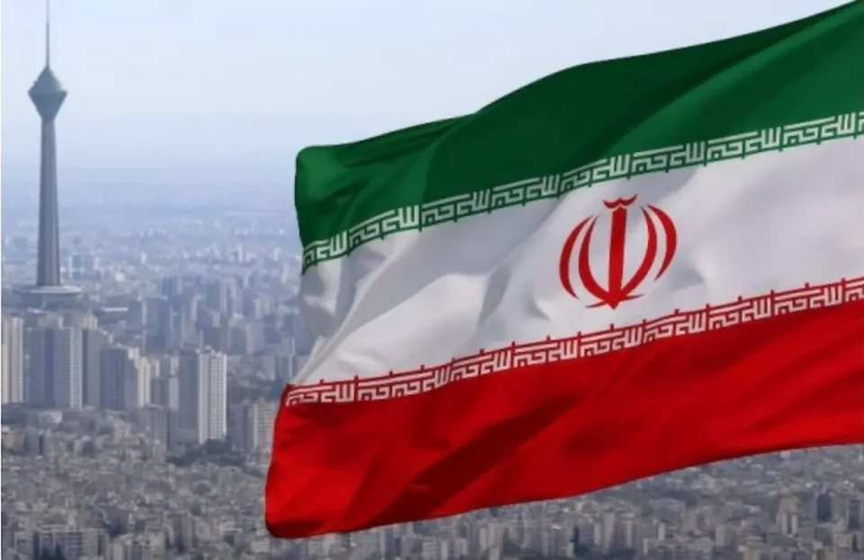 ИРАН НЕГИРА БЛОКАДА НА ОРМУСКИОТ ТЕСНЕЦ: Сите бродови можат да поминат освен американските и израелските