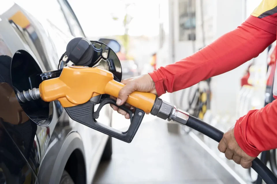 СРБИЈА СО ИТНИ МЕРКИ: Забранет извоз на дизел, бензин и сурова нафта