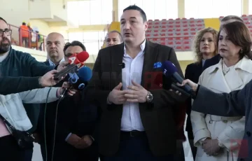 Спортската сала во комплексот на Универзитетот „Св.Кирил и Методиј“ во Скопје, која повеќе години е оставен во руинирана состојба, конечно биде ставена в