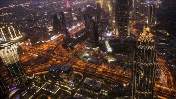 Пазарот на недвижности во Дубаи претрпе големи загуби, бидејќи иранските ракетни напади низ регионот на Персискиот Залив предизвикаа економска