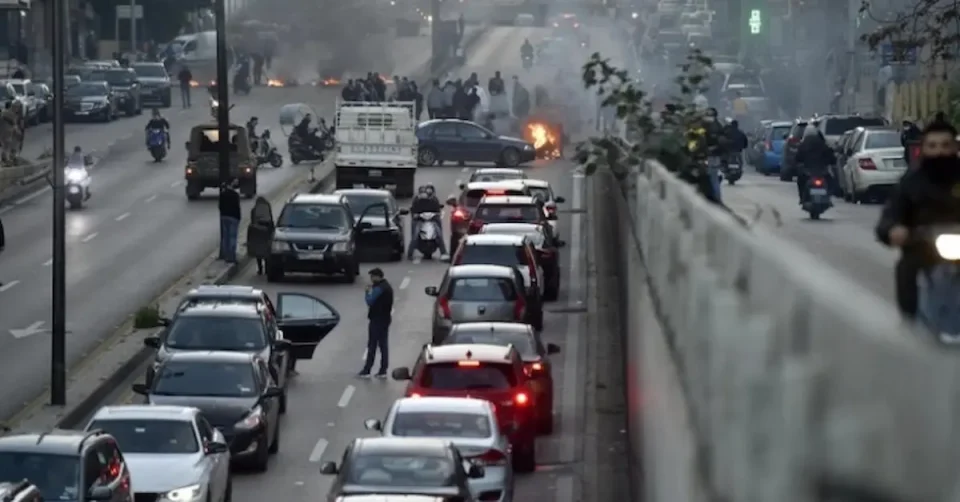 НАПАДИ ВО ЈУЖЕН БЕЈРУТ: Жителите масовно ја напуштаат областа