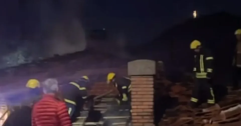 (ВИДЕО) Доцна синоќа пожар во познат штипски ресторан