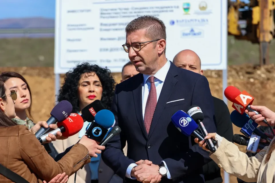 Инфлацијата се спушти под 3%, треба да сториме сѐ што е во наша моќ да ја одржиме ценовната стабилност, вели Мицкоски