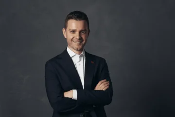 Муцунски денеска учествува