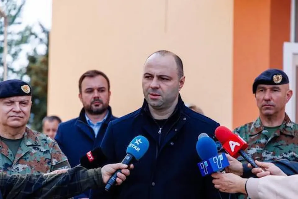 (ФОТО) Над 17 проекти годинава за подобрување на условите во касарните, најави Мисајловски