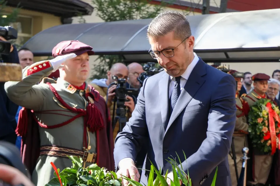 (ВИДЕО) Мицкоски на одбележување годишнина од депортацијата на македонските Евреи: Сеќавањето и борбата против омразата е наша историска одговорност