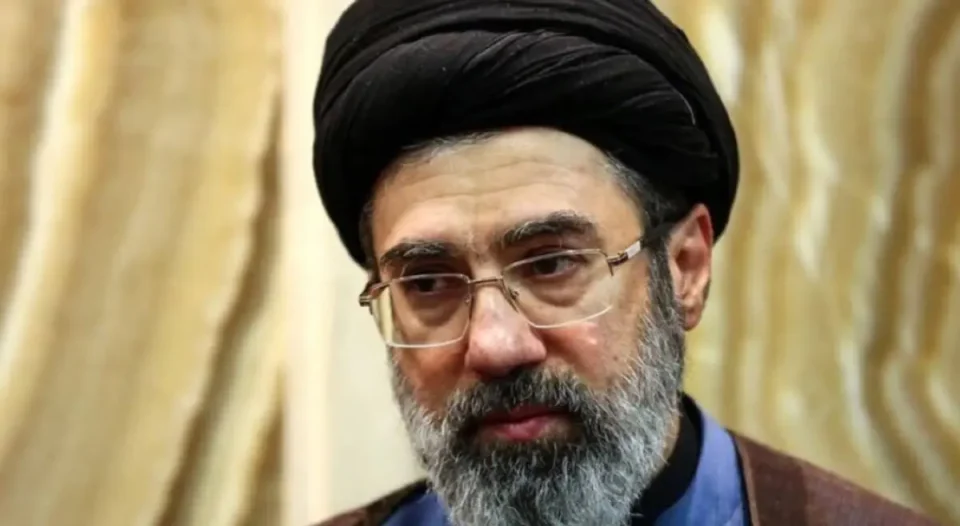 Иран го одбра синот на Али Хамнеи за нов врховен лидер