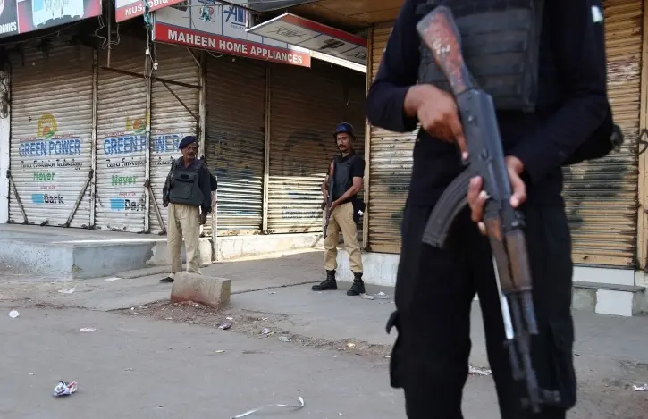 Во Пакистан воведен полициски час поради демонстрациите против нападот врз Иран