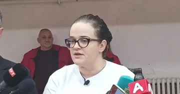 Повеќе специјалисти од различни медицински области се вклучени во третманот на повредените од трагедијата во дискотеката „Пулс“, вели докторката