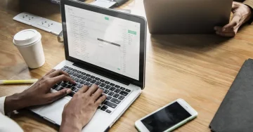 РАСТ НА ИНТЕРНЕТ ПРЕТПЛАТНИЦИТЕ: Оптичката мрежа води со најголем пораст во 2025 година