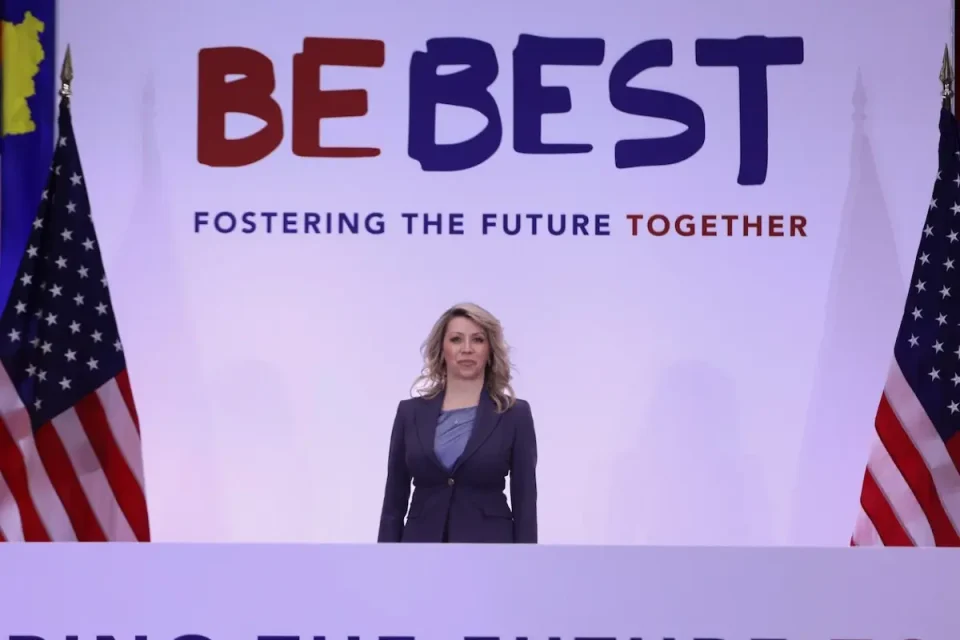 Сопругата на премиерот на глобален самит во Вашингтон во организација на Меланија Трамп