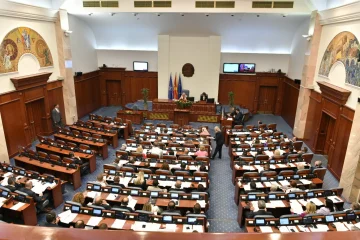 На предложениот дневен ред се повеќе закони
