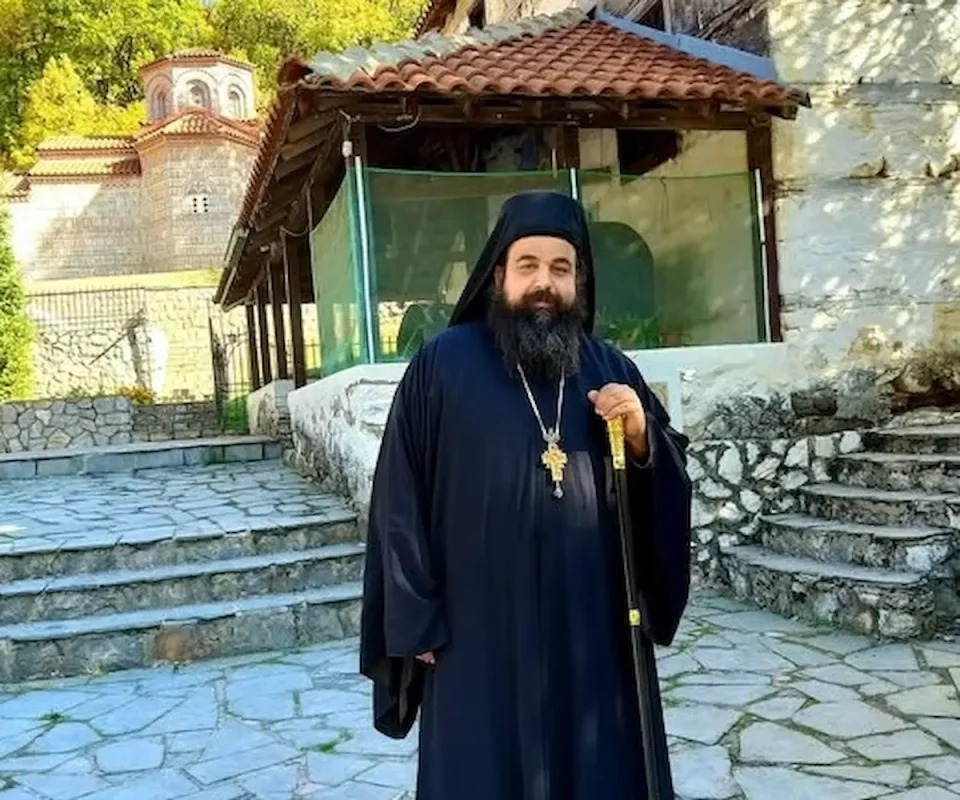 (ВИДЕО) Монах на МПЦ ОА фрли анатема на вештачката интелегенција и ковид вакцините