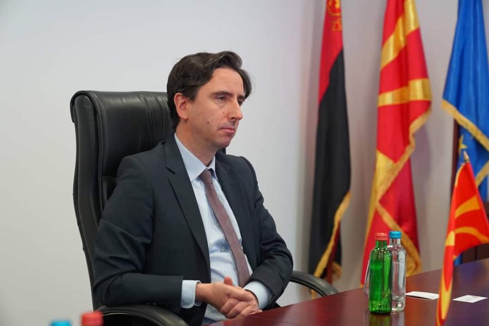 БРИТАНСКИОТ АМБАСАДОР СО ШАМАР ДО СДСМ: Никогаш не се разговарало за прифаќање мигранти, таков договор не постои