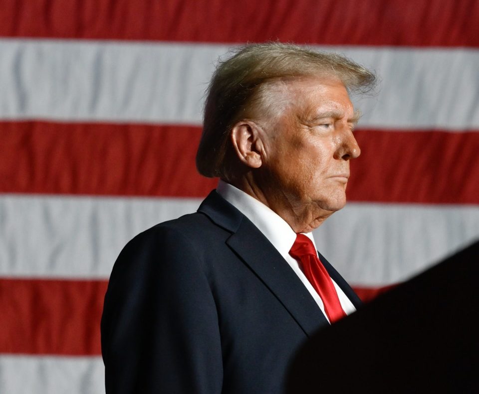 САМО БЕЗУСЛОВНО ПРЕДАВАЊЕ: Нема да има договор со Иран, вели Трамп