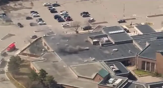 (ВИДЕО) Напаѓач со автомобил влетал во синагога во Мичиген и отворил оган, бил убиен во престрелка со обезбедувањето