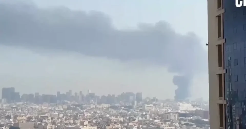 (ВИДЕО) НОВИ ИРАНСКИ НАПАДИ: Експлозии и сирени во Доха, Кувајт, Дубаи, Абу Даби