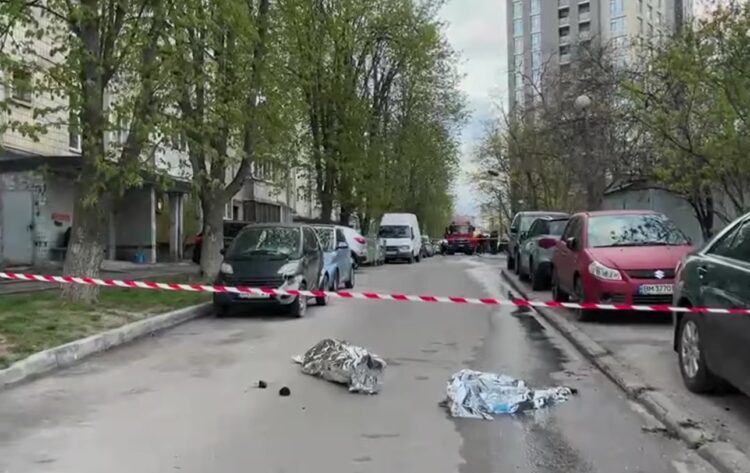 (ВИДЕО) КРВАВА ЗАЛОЖНИЧКА ДРАМА ВО КИЕВ: 5 загинати, повеќе повредени, а напаѓачот ликвидиран